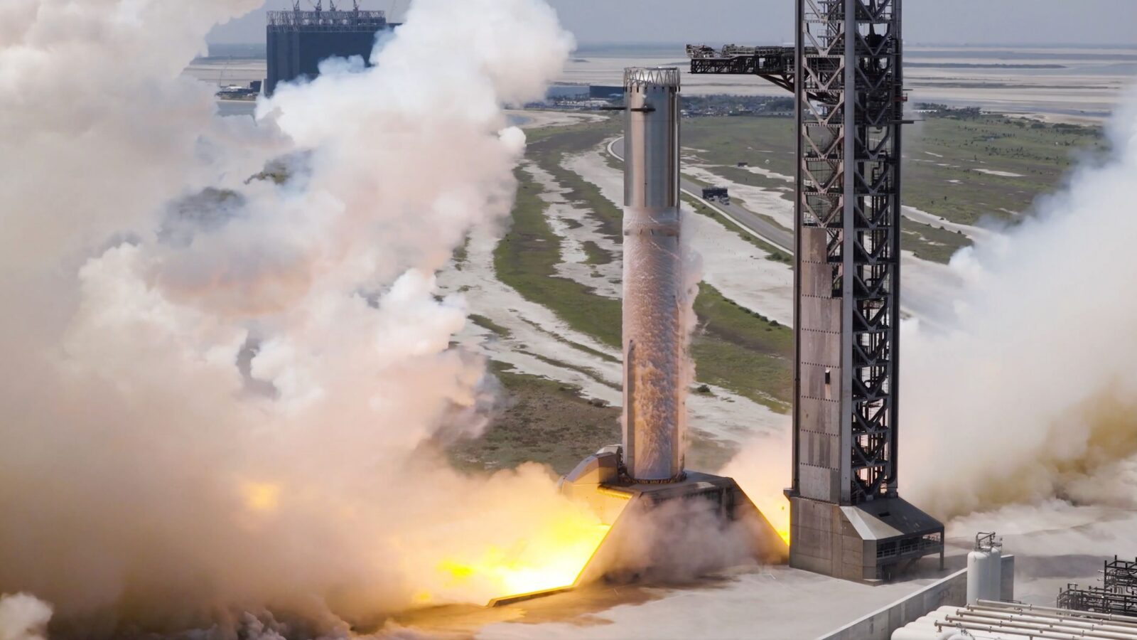 Espacio: SpaceX prueba 33 motores del Super Heavy
