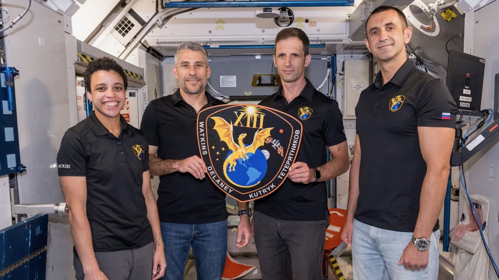 Espacio: Crew-13 se aplaza por una fuga en Dragon