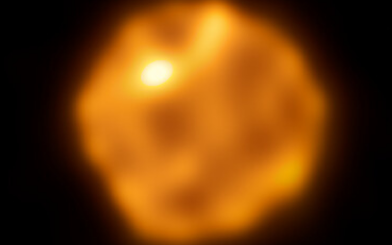 Espacio: ALMA revela puntos calientes en Betelgeuse