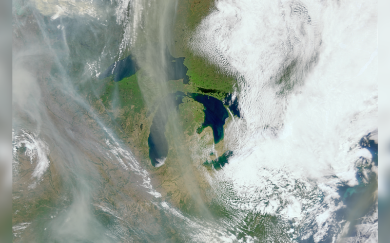 Espacio: Un satélite oceánico capta humo de incendios