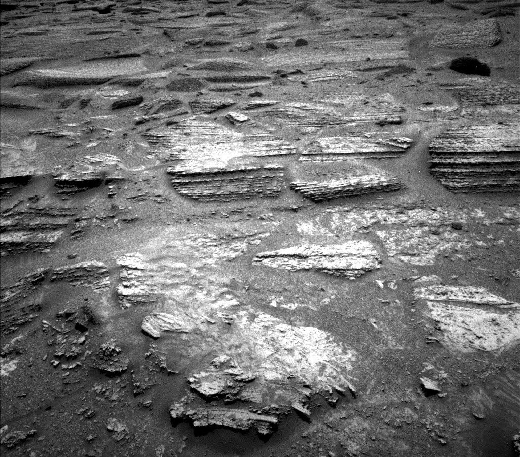 Espacio: Curiosity cruza hacia rocas rayadas en Marte