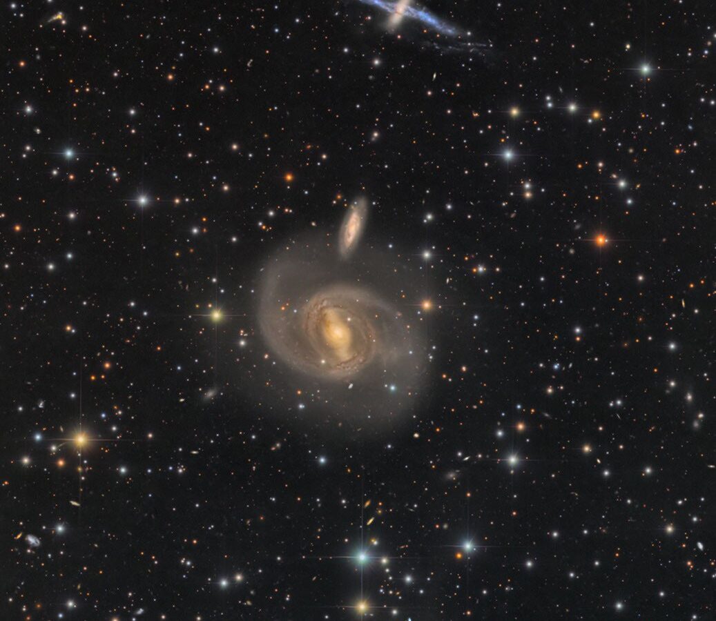 Espacio: Tres pares de galaxias, tres destinos