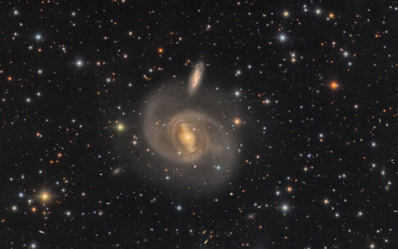 Espacio: Tres pares de galaxias, tres destinos