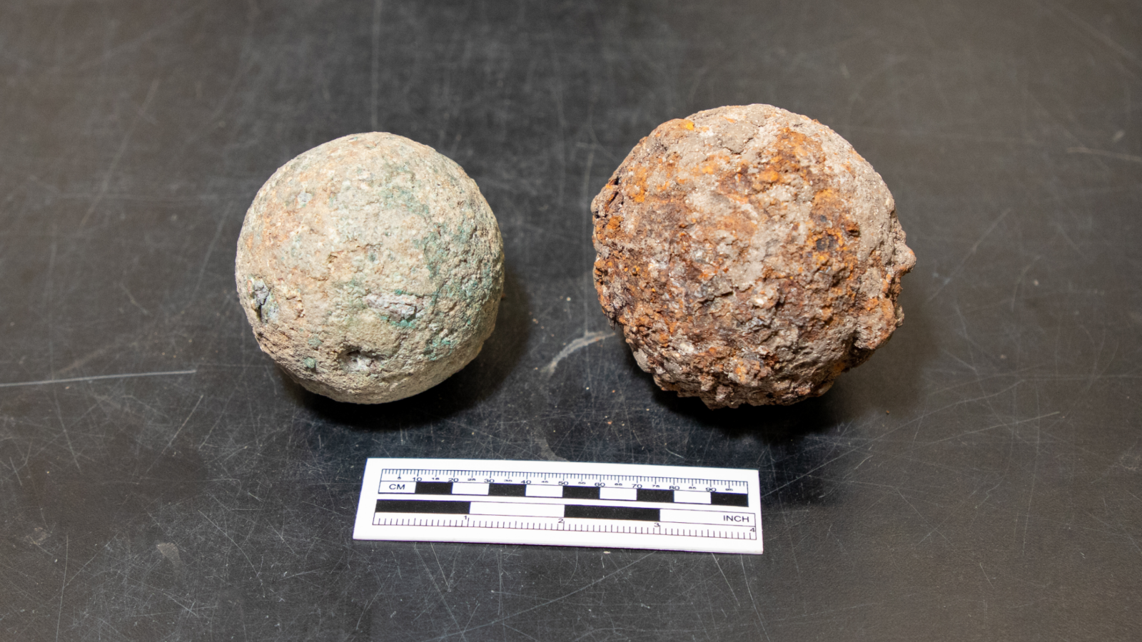 Arqueología: hallan otra bala de cañón del Álamo