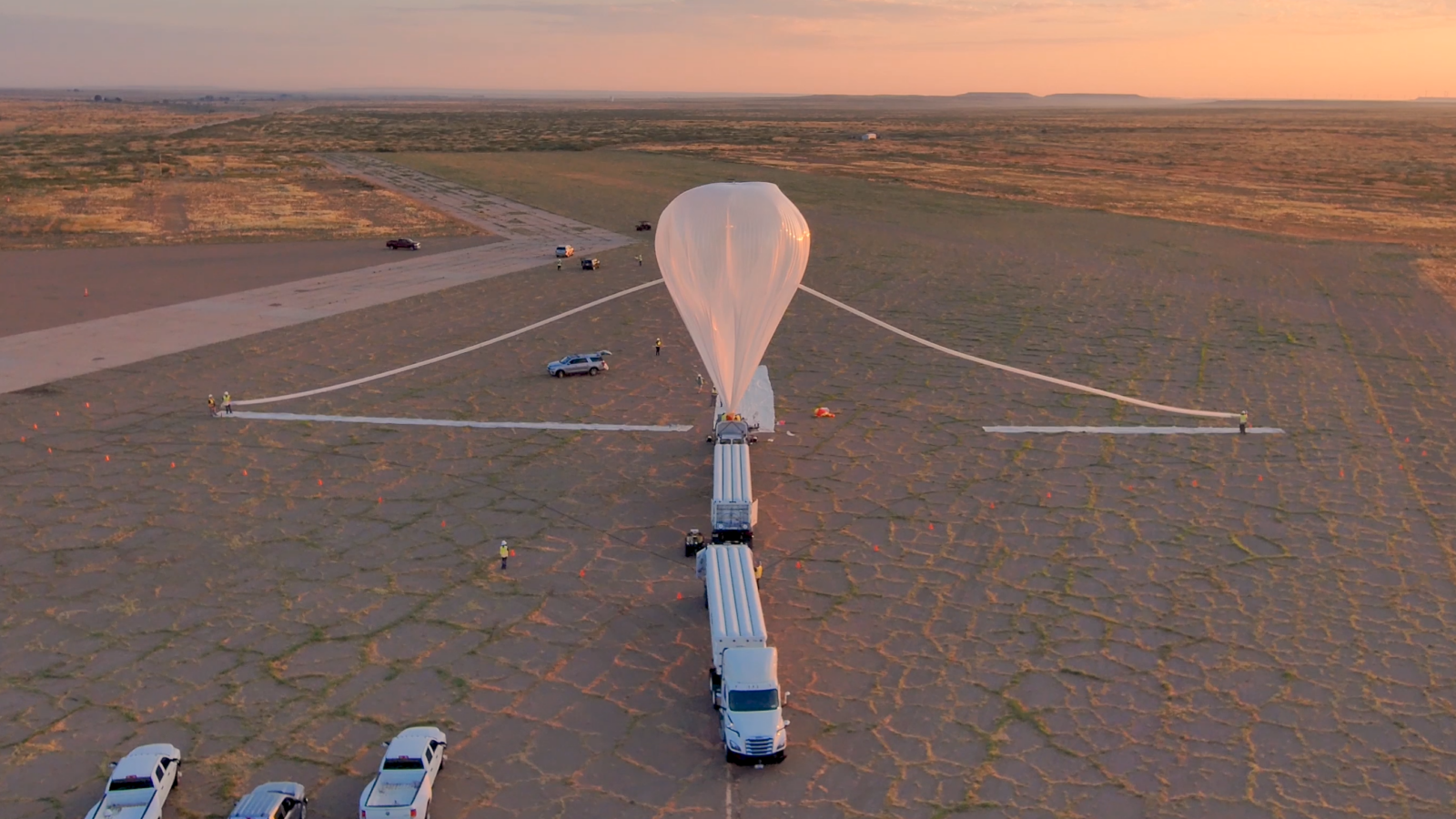 Espacio: Seis globos apuntan al borde espacial