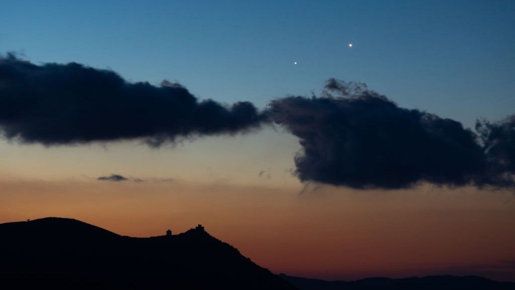 Astronomía: Tres planetas se reúnen al atardecer