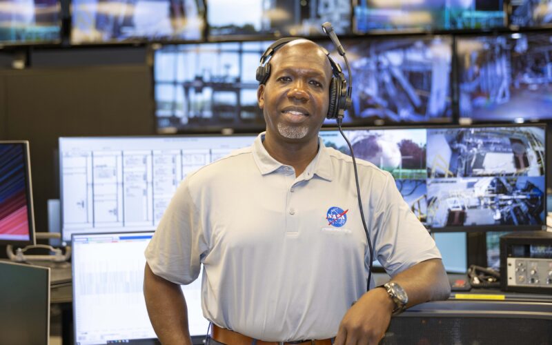 Espacio: De contratista a supervisor en NASA Stennis