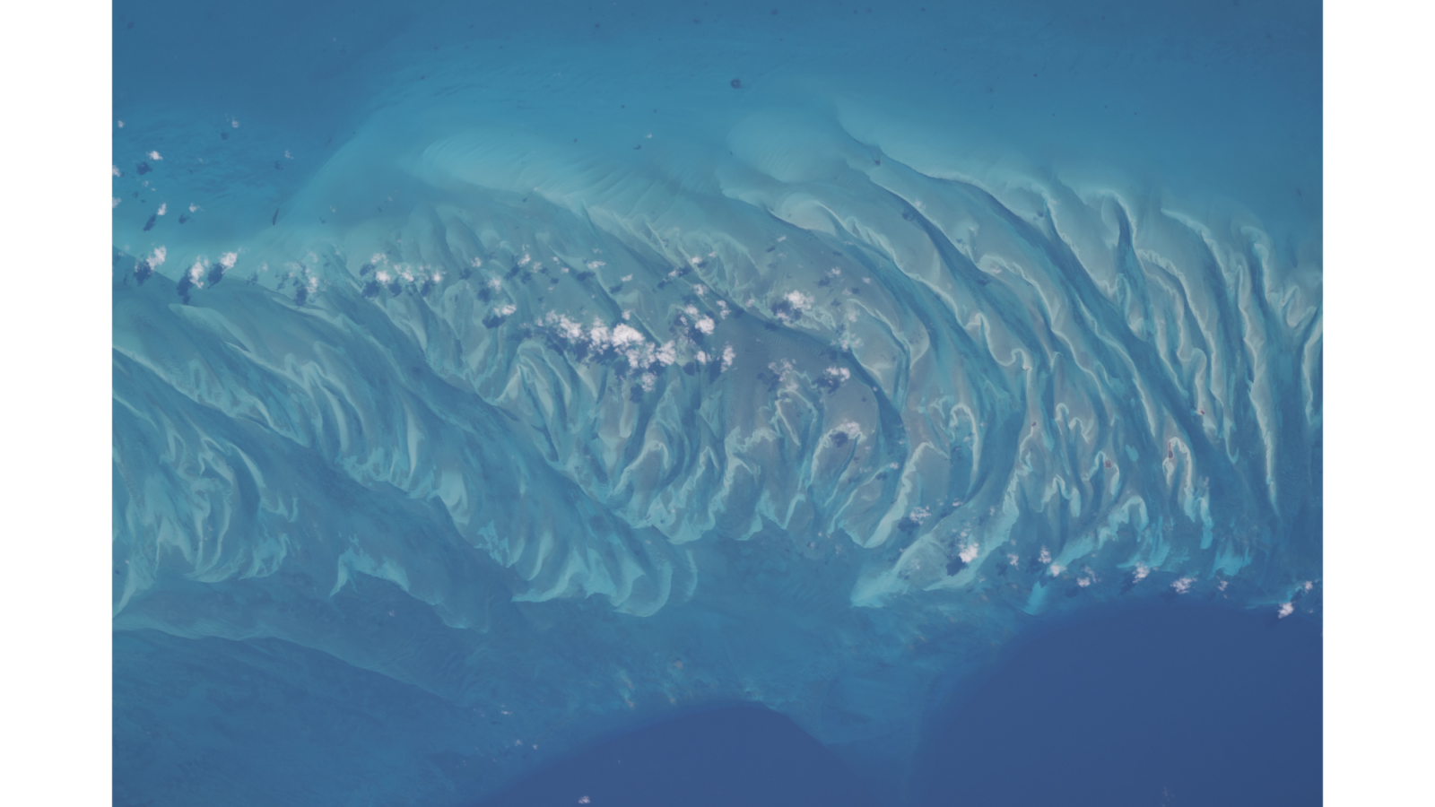 Espacio: Bahamas turquesa vistas desde la ISS