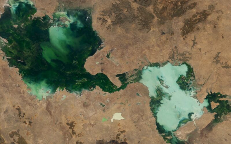 Tierra: Lagos verdes se unen tras lluvias extremas