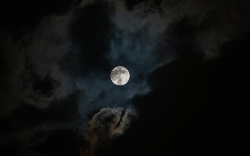Espacio: Un eclipse cubrió el 96,3 % de la Luna