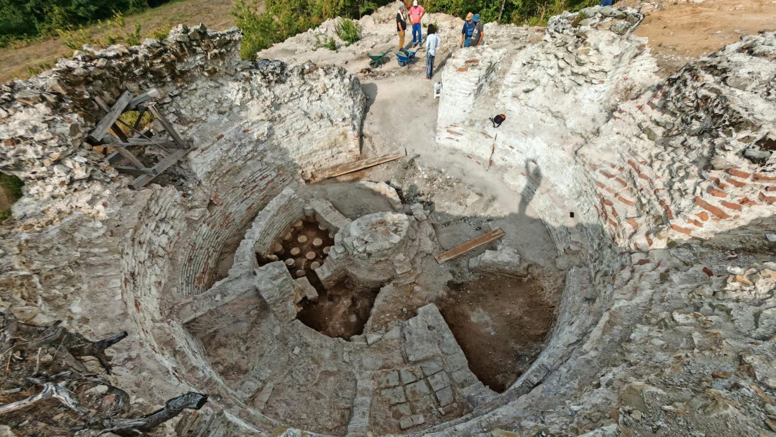 Arqueología: Un baño imperial bajo una torre