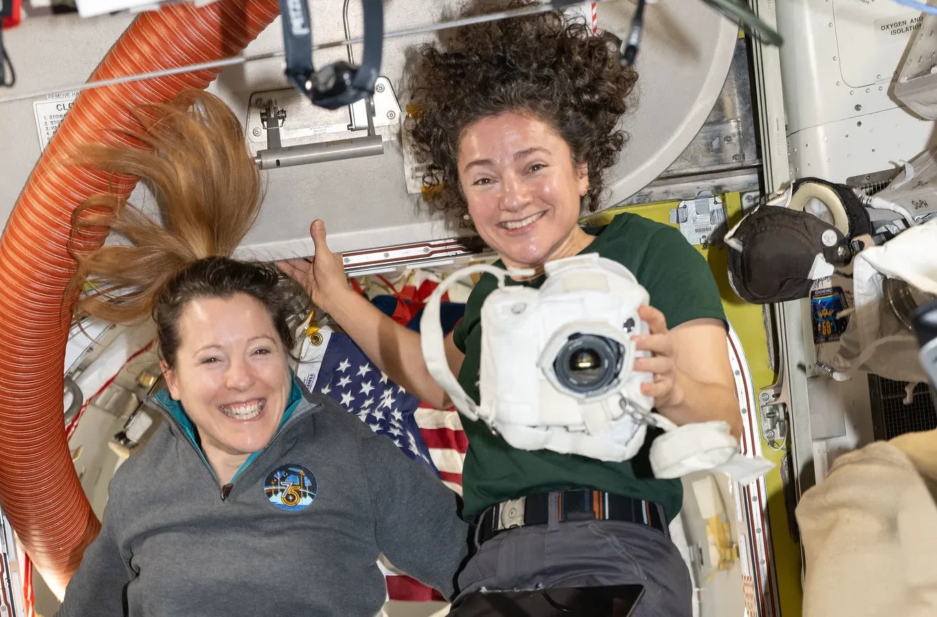 Espacio: la Expedición 75 estrena un microscopio en órbita