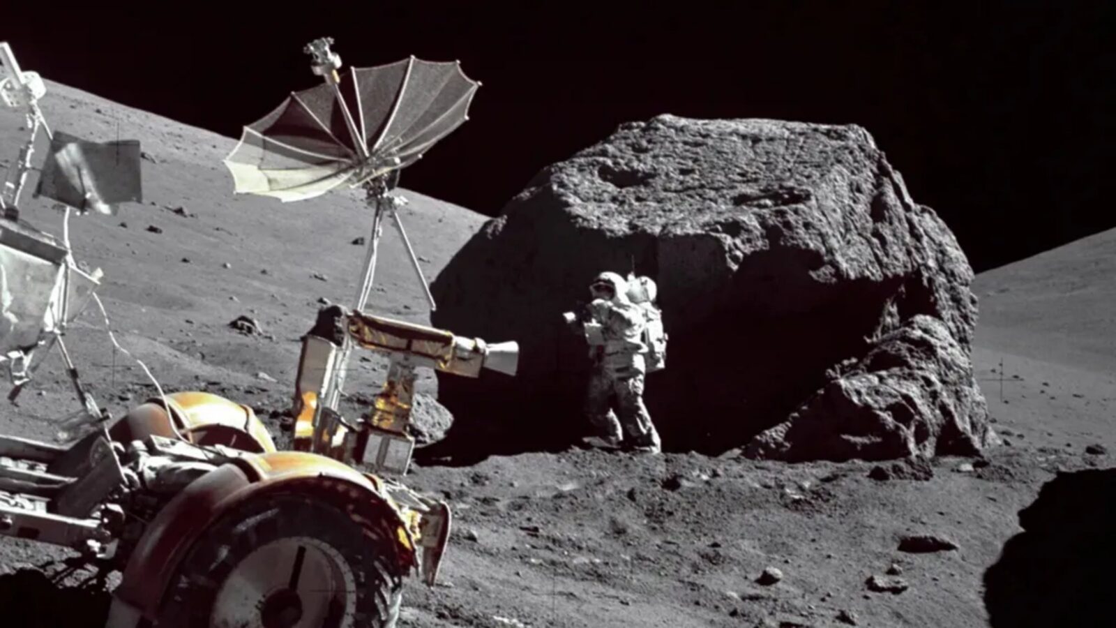 Espacio: ¿Restos de tecnología alienígena en el polvo lunar?