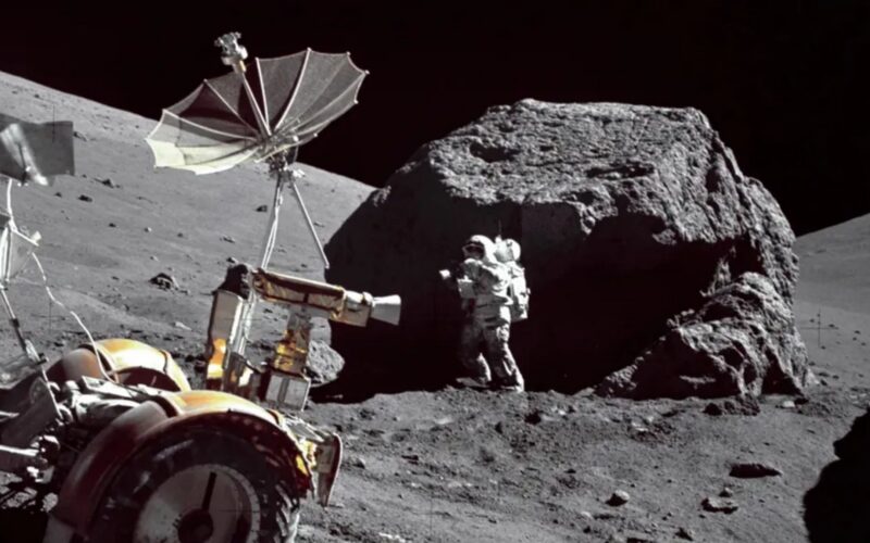 Espacio: ¿Restos de tecnología alienígena en el polvo lunar?