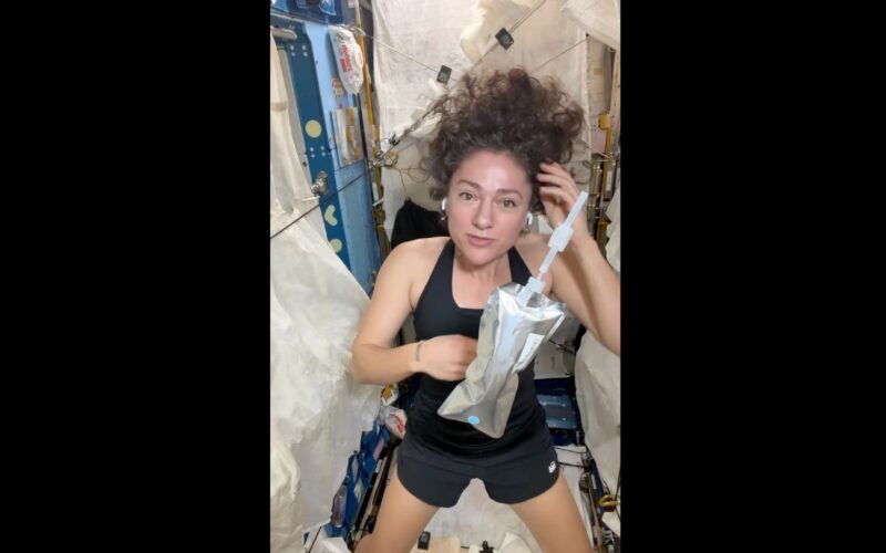 Espacio: Así cuida Jessica Meir sus rizos en órbita