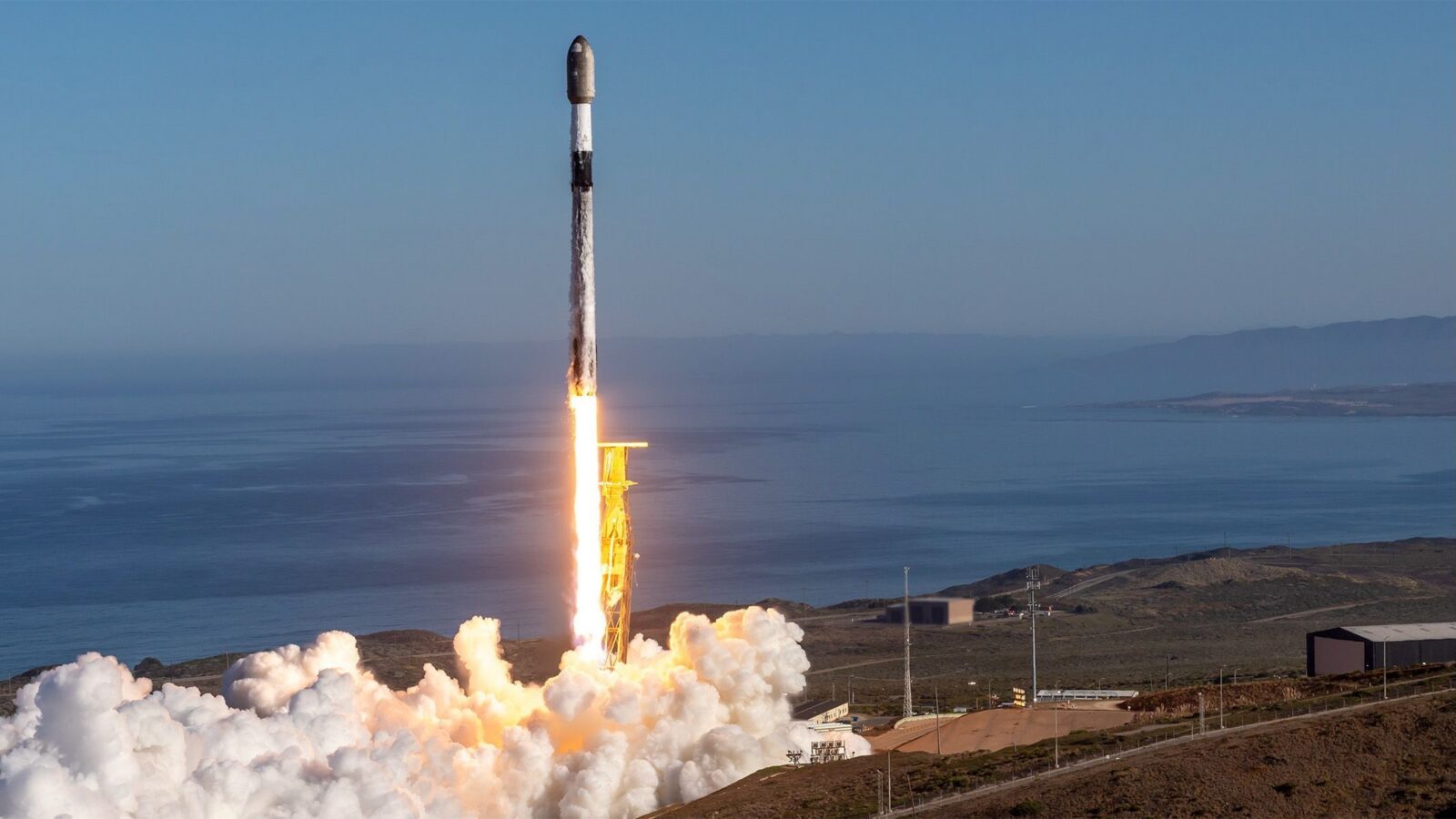 Espacio: SpaceX prepara otro lanzamiento militar clasificado