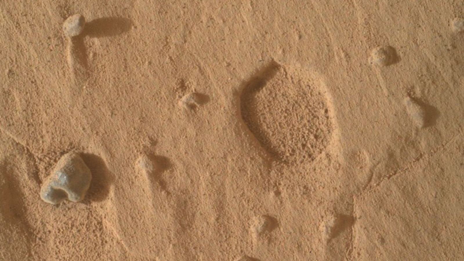 Espacio: Curiosity encuentra extraños hoyos en las rocas marcianas