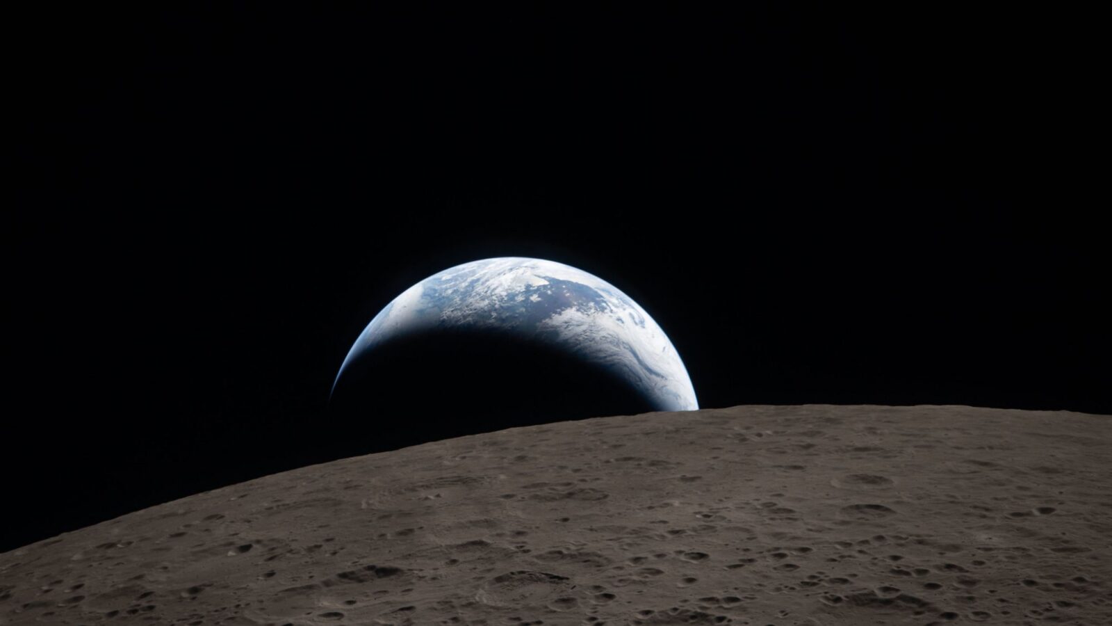 Espacio: El Pentágono extiende su mirada militar hasta la Luna