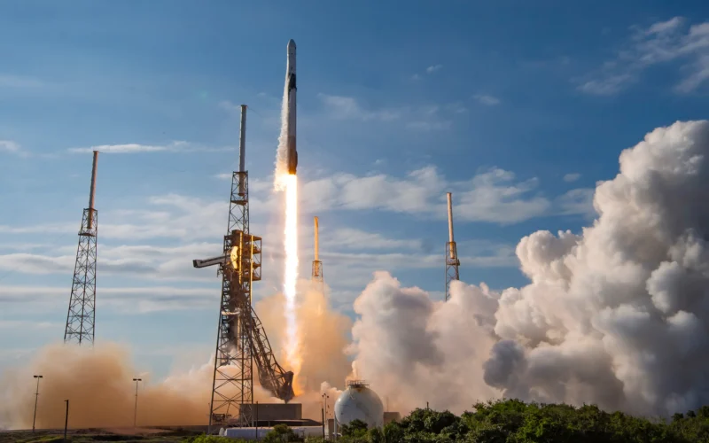 Espacio: Dragon llevará paneles solares y nuevos experimentos