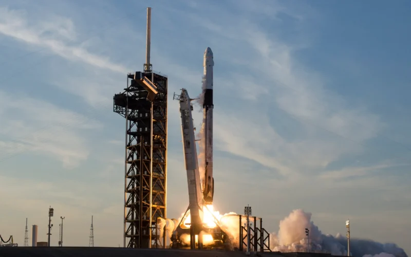 Espacio: NASA compra tres vuelos más de Dragon a SpaceX