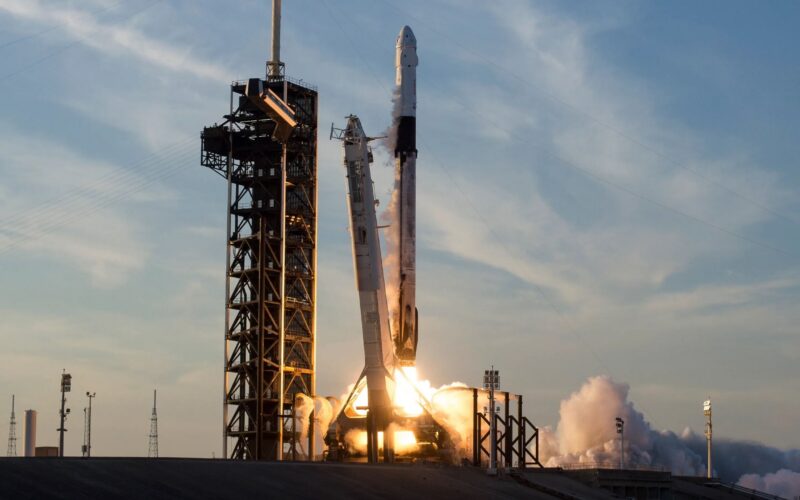 Espacio: la NASA paga 946 millones a SpaceX por tres vuelos más