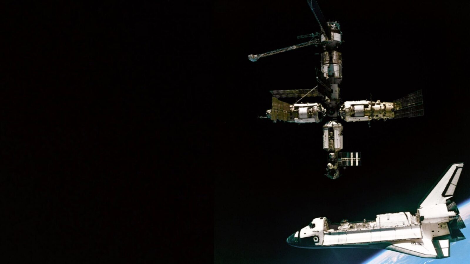 Espacio: hace 30 años Atlantis se acopló a la Mir