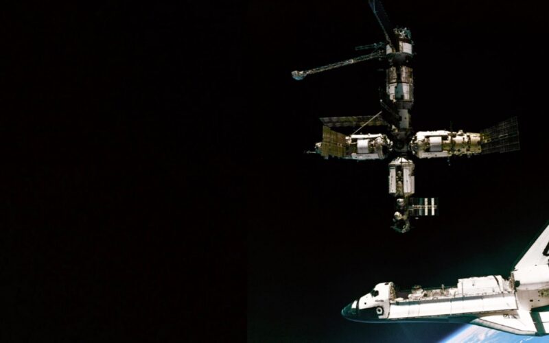 Espacio: hace 30 años Atlantis se acopló a la Mir