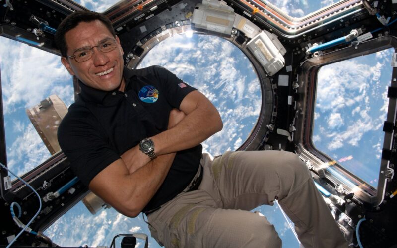 Espacio: la NASA quiere cambiar el vidrio por acrílico