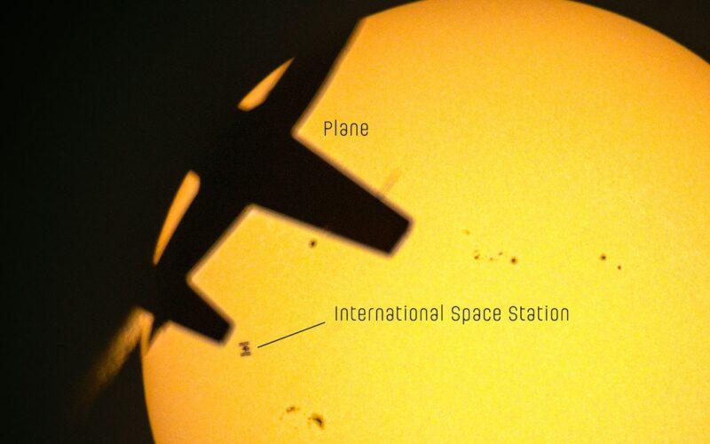 Espacio: Un avión, la ISS y el Sol en una sola foto