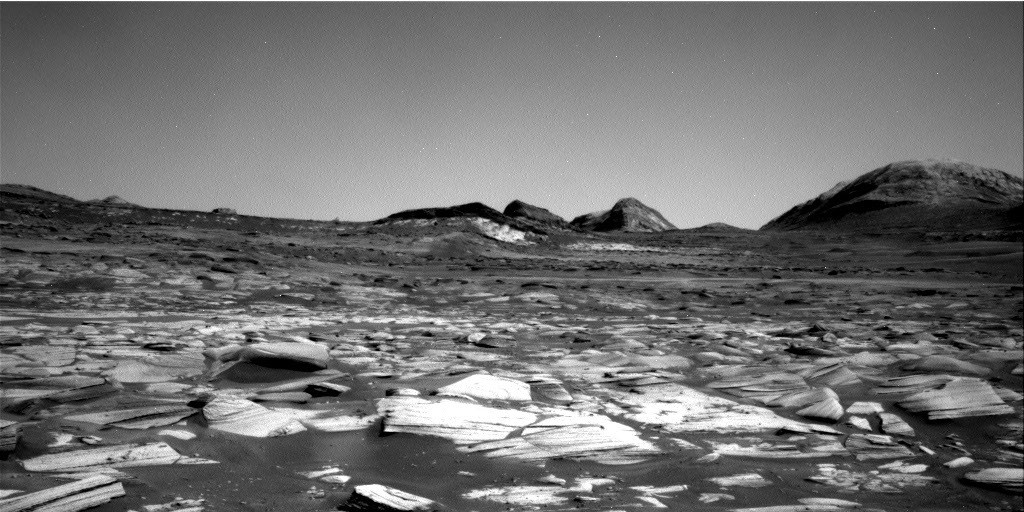 Espacio: Curiosity cruza un terreno de bandas en Marte