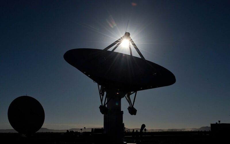 Espacio: Captan por primera vez señales de radio de un exoplaneta