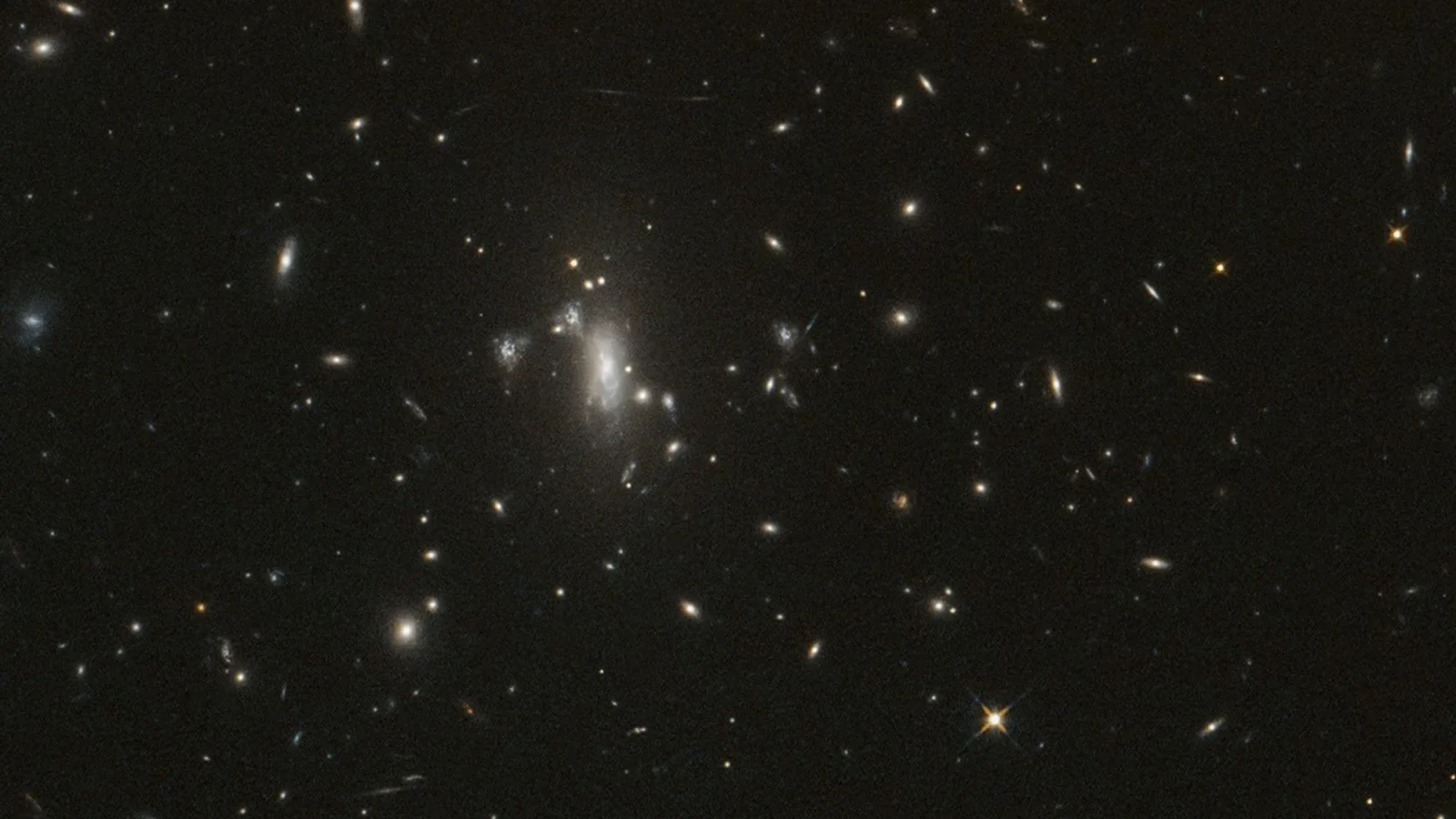 Espacio: Hubble cumple 200 000 órbitas y espera a una supernova