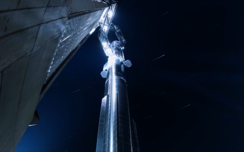 Espacio: SpaceX apila la Starship que intentará llegar a la órbita