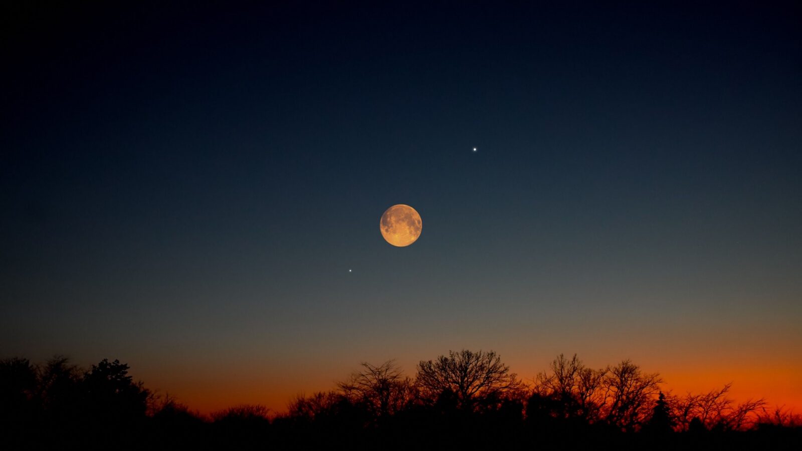 Espacio: La Luna llena te ayudará a encontrar Saturno