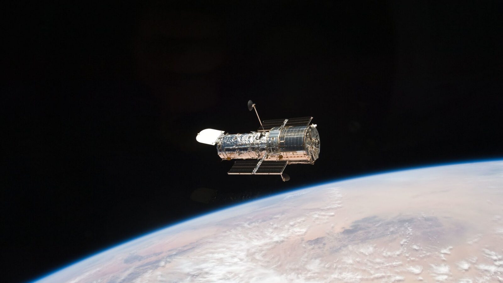 Espacio: Hubble completa 200 000 vueltas a la Tierra