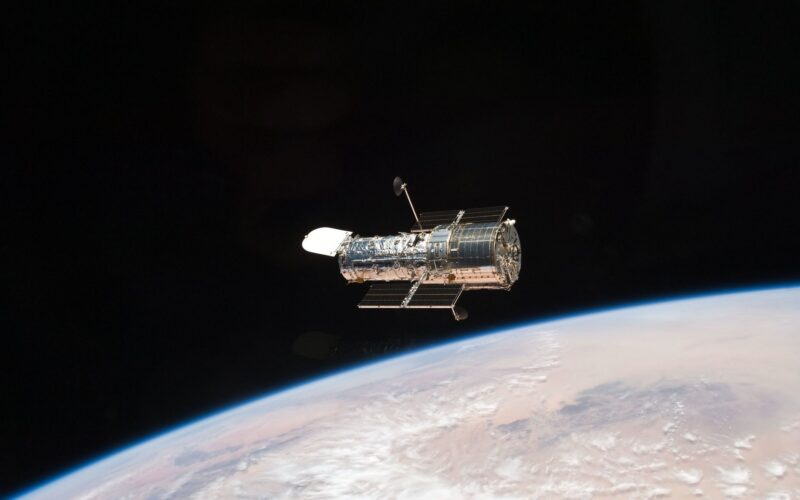 Espacio: Hubble completa 200 000 vueltas a la Tierra