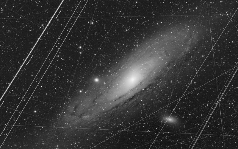 Espacio: Andrómeda antes y después de procesar su imagen