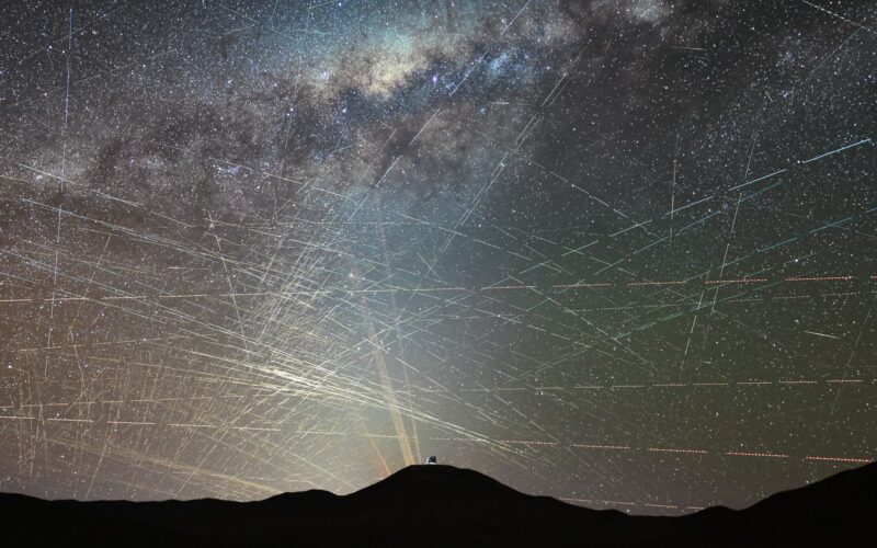 Espacio: Astrónomos buscan apoyo judicial para proteger el cielo