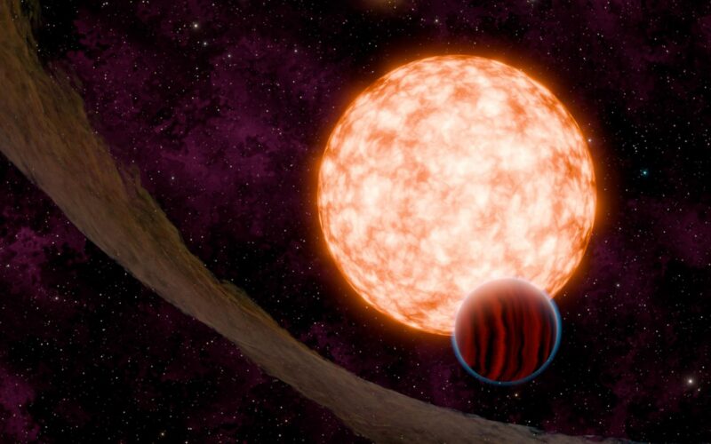Espacio: Un planeta orbita al revés sin explicación clara