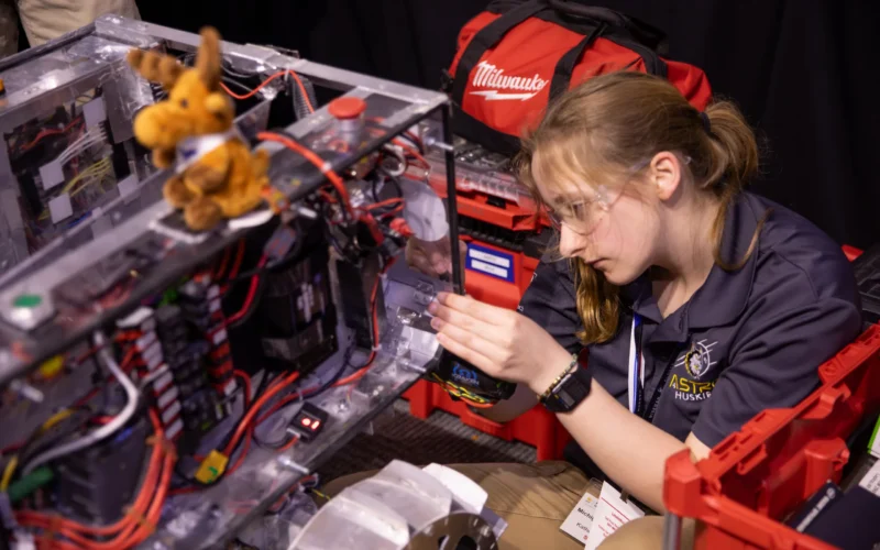 🚀 Espacio: Estudiantes construyen robots lunares para NASA