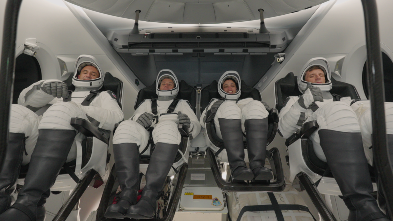Espacio: Crew-13 completa controles antes de cerrar Dragon