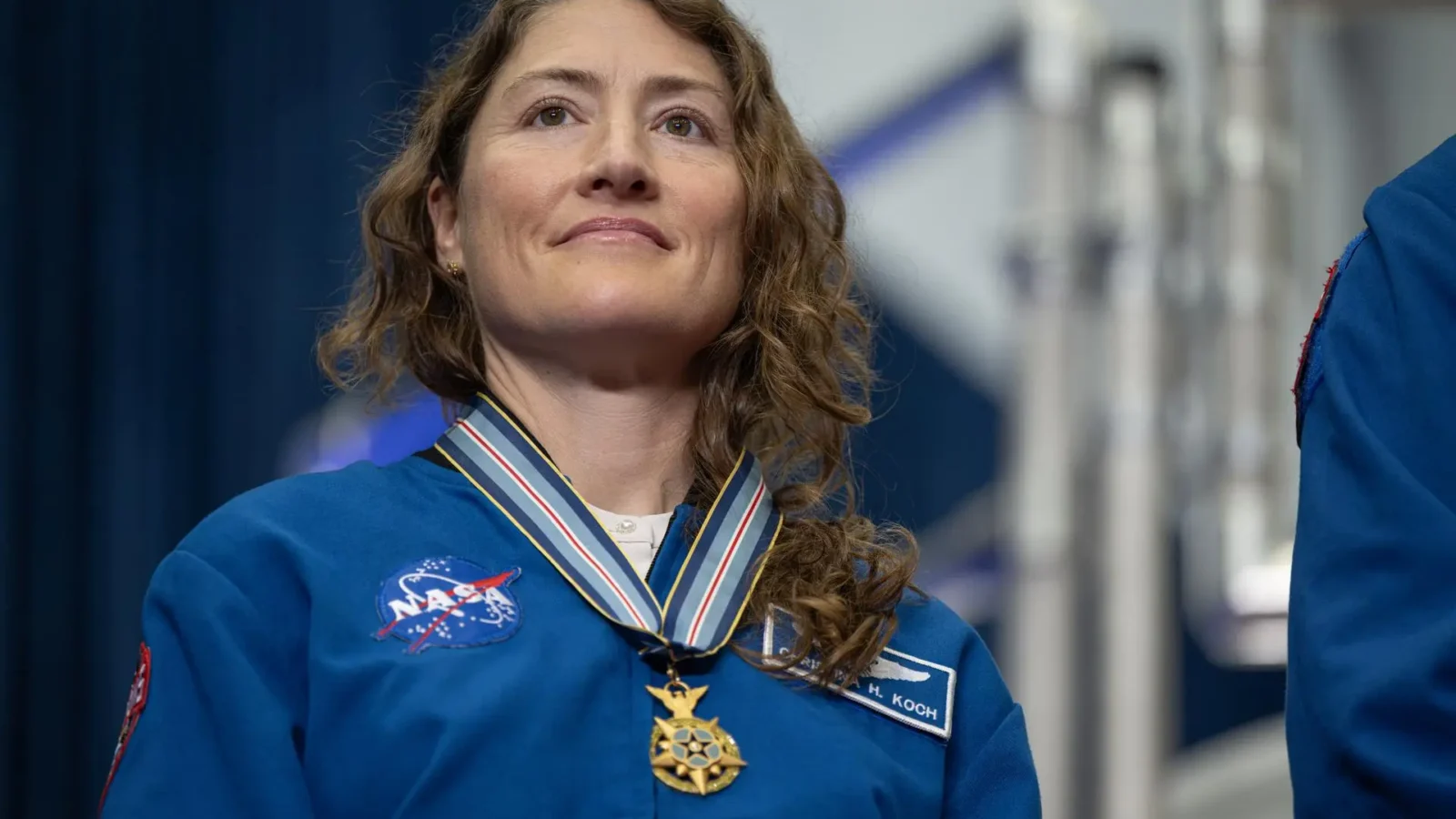 Espacio: Christina Koch lleva Artemis a los aficionados de la NFL