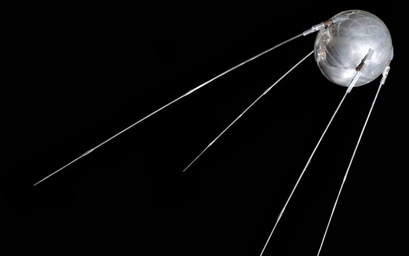 Espacio: Sputnik 1, la esfera que abrió una era