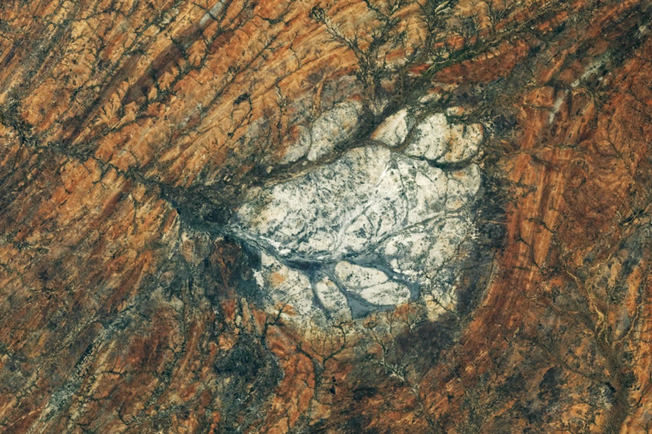 Geología: Madagascar luce una roca común en la Luna