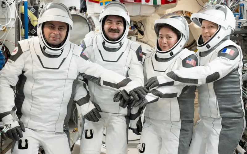 Espacio: Cómo seguir el regreso de Crew-12 en directo