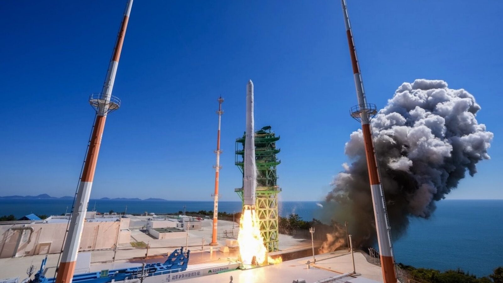 Espacio: Nuri despliega 14 de sus 15 satélites