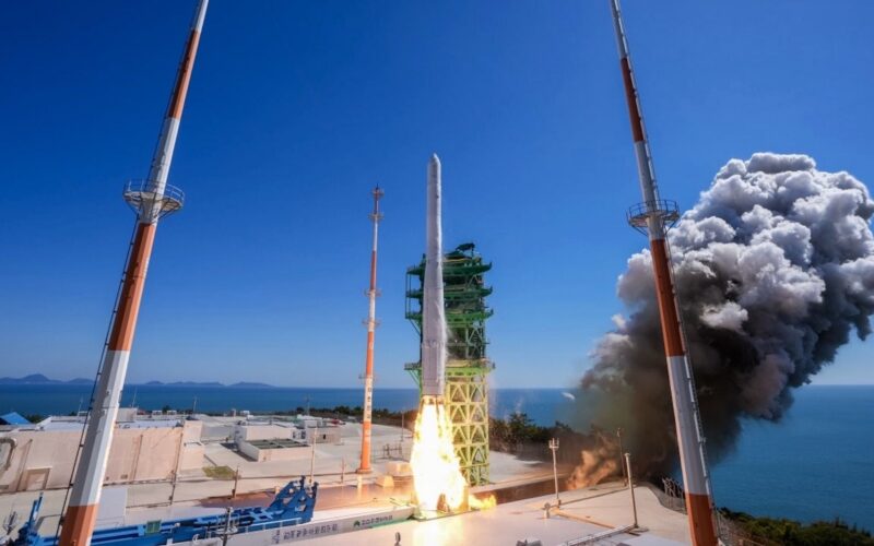 Espacio: Nuri despliega 14 de sus 15 satélites