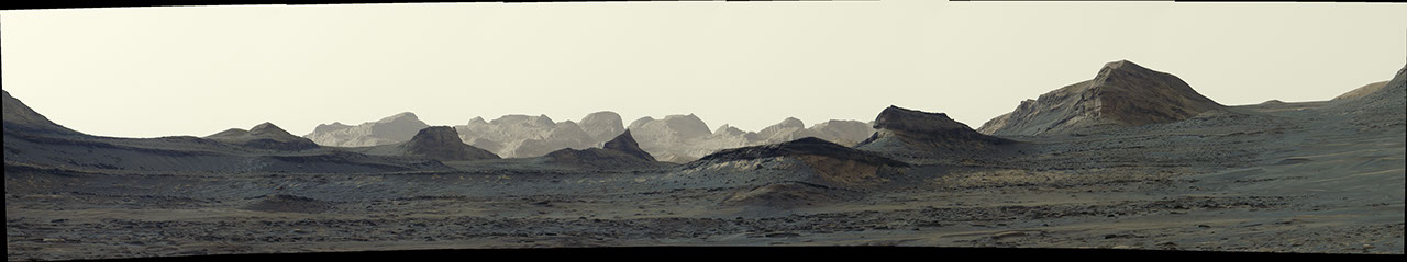 Espacio: Curiosity retrata el amanecer sobre relieves marcianos
