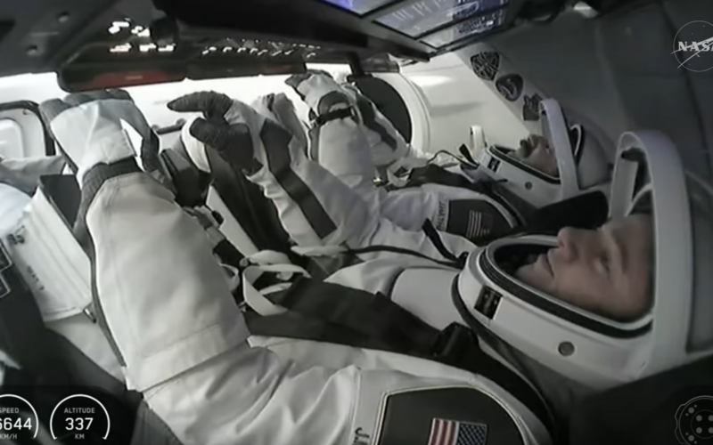 Espacio: Dragon completa la maniobra previa al amerizaje