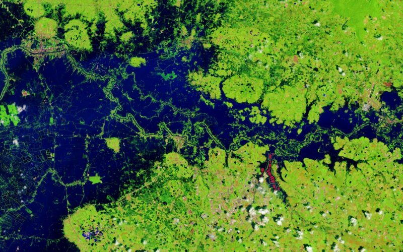 Tierra: Las lluvias anegan cultivos y poblaciones en Tailandia
